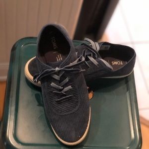 Tom’s Corduroy Tennis Shoes.  Size 8.